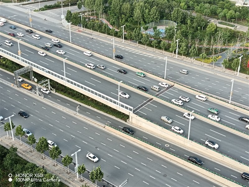 一亿像素兼顾轻薄!荣耀X50i评测:超大双存千元行列新标杆