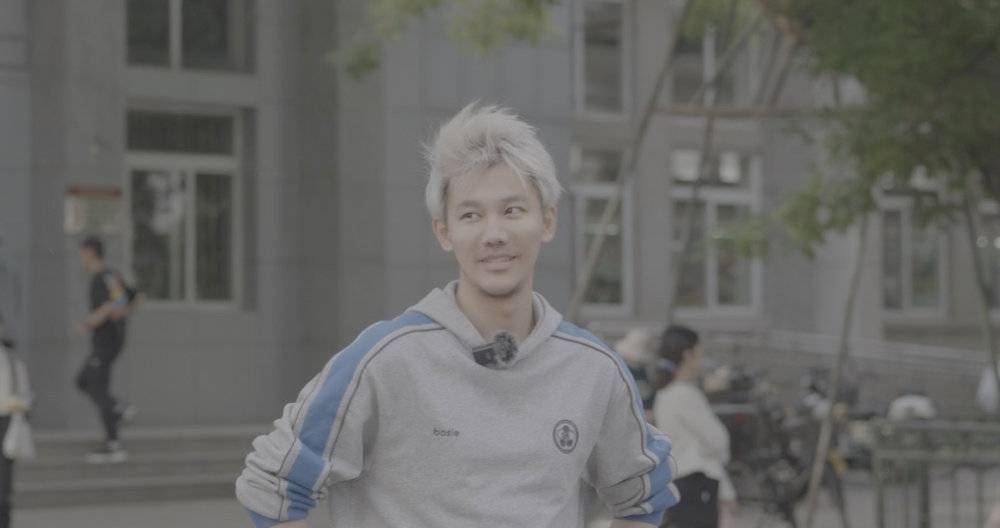 抛下20亿,28岁的他不再扮演CEO_凤凰网