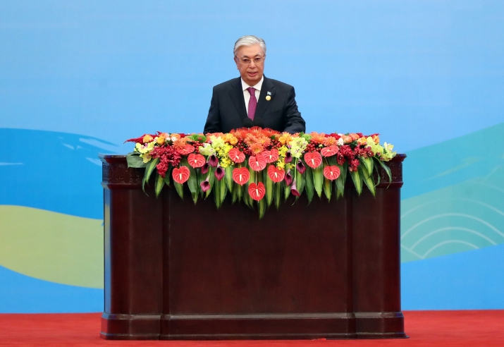 10月18日，哈萨克斯坦总统托卡耶夫在“一带一路”高峰论坛开幕式上致辞