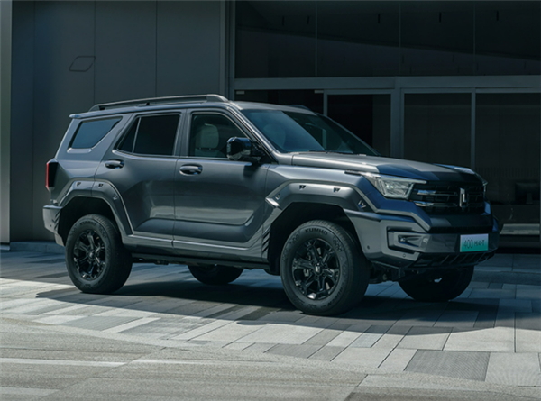 比坦克300硬核十倍!坦克400Hi4-T开启预售:仅28.5万起售