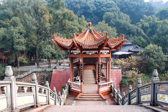 四川乐山乌尤寺游记:山上读楞严,不解性与空__凤凰网