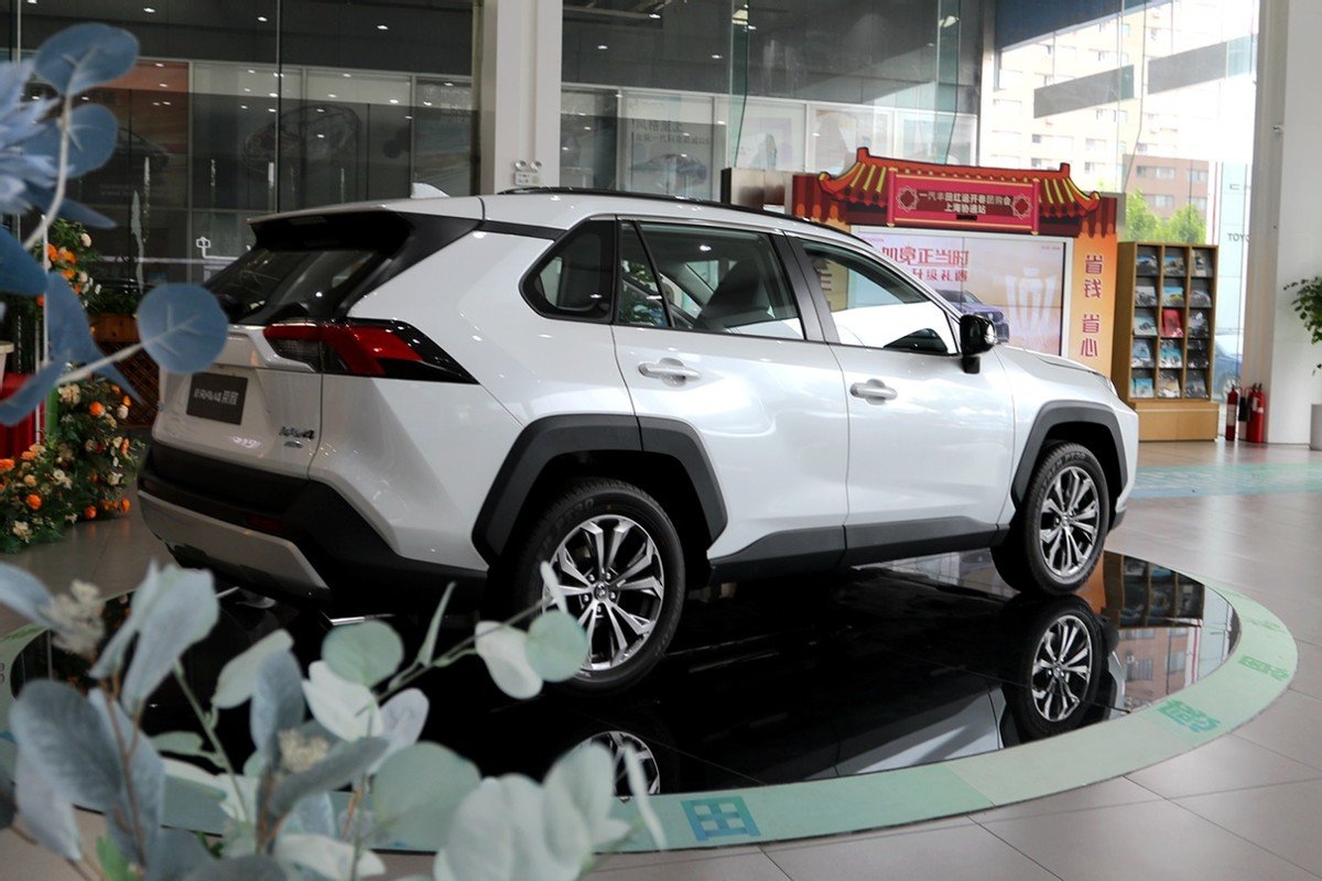 探店新RAV4荣放:全能超进化!北美探险版来了!玩的就是野!