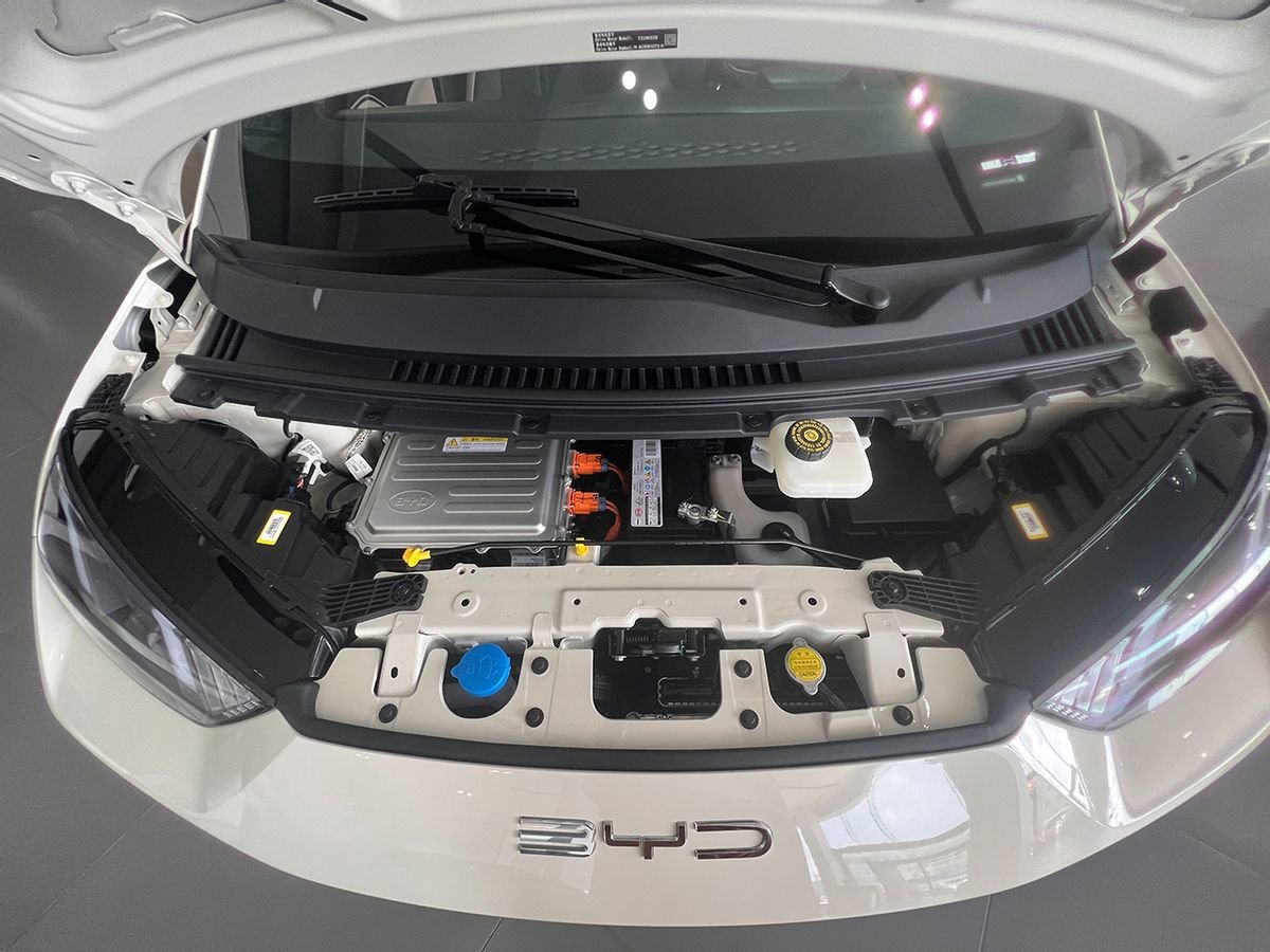 5月卖了8000多辆,它和五菱缤果怎么选?比亚迪海鸥实拍