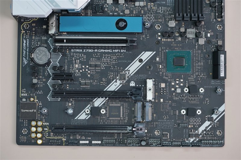 高颜值下更有非凡实力!ROG STRIX Z790-A GAMING WIFI D4吹雪主板评测:AI加持 13900KS轻松冲上6.2GHz