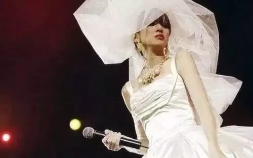 ▲梅艳芳的告别演唱会。图源:网络