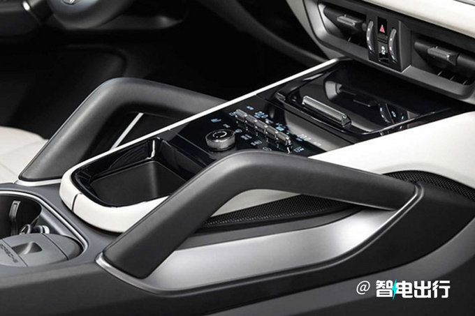 保时捷新款Cayenne全球首发换曲面仪表 动力升级-图7