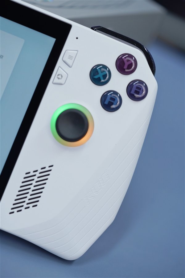 掌上爽玩3A大作!华硕ROG Ally游戏掌机图赏