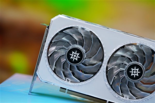 纯白千层镜!影驰RTX 4060 Ti 8GB星曜OC图赏