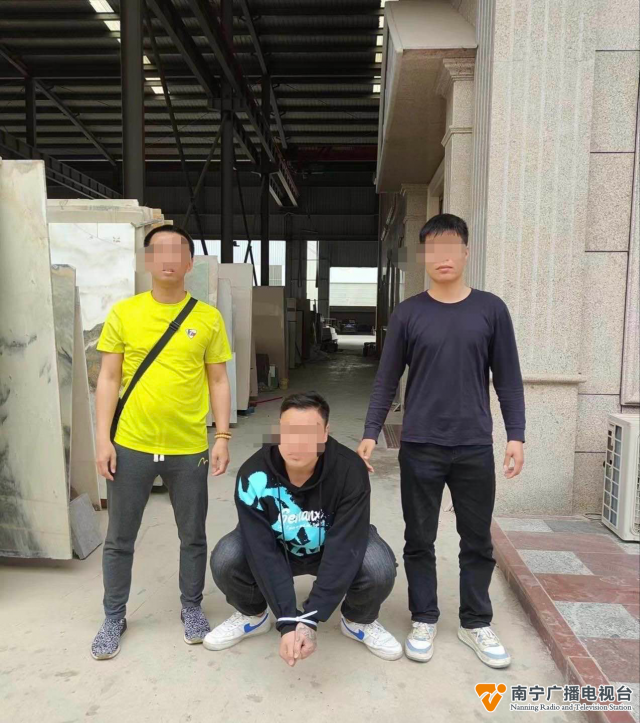 南宁一女子深夜约见网友，4名陌生男子突然闯入......