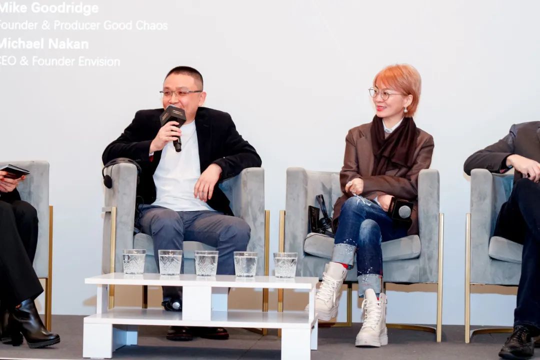 《三体》视觉导演陆贝珂（左），西嘻影业创始人、CEO杨晓培（右）