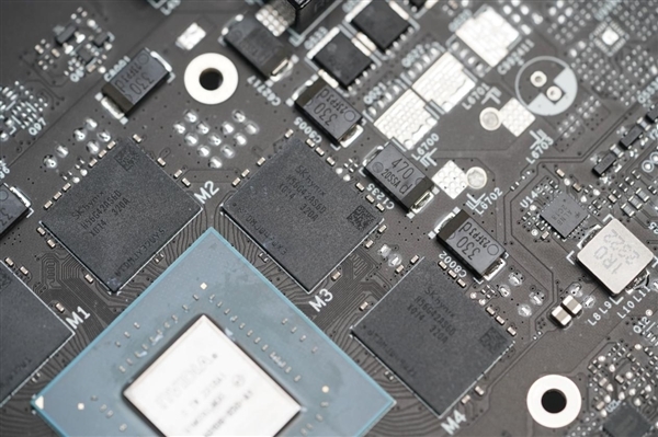 单风扇极简风!七彩虹iGame RTX 4060 Ti Mini OC 8GB显卡图赏