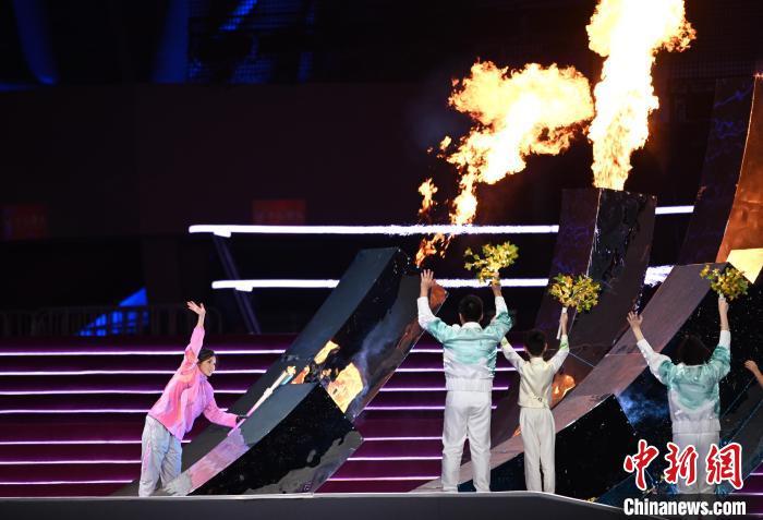 杭州亚残运会科技翅膀点燃杭州亚残运会主火炬数字赋能梦闪耀