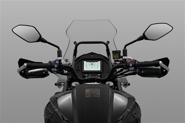 3.268万起 贝纳利TRK502(X)ADV纪念版上市:双缸水冷、手机直连
