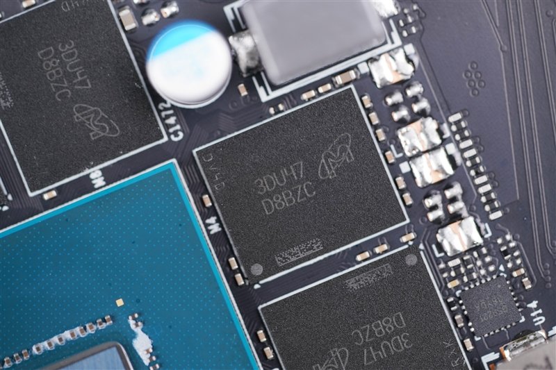 纤薄身材也能满血发挥!耕升RTX 4070踏雪评测:2K游戏通吃的高颜值显卡