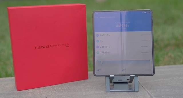 华为Mate X5上手体验 麒麟+5G王炸预售开启