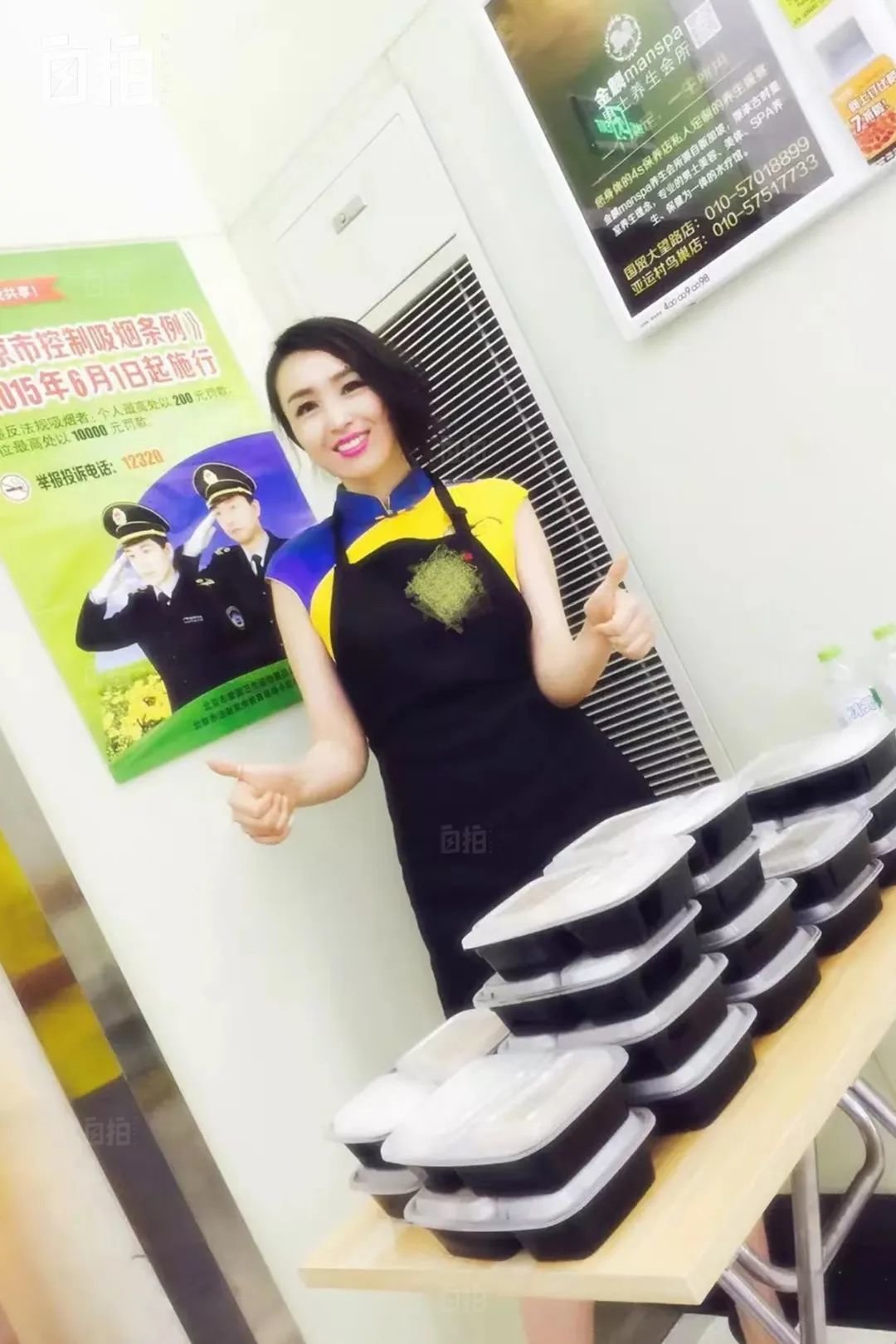 店里会接单外卖,忙不过来就自己打包自己送。