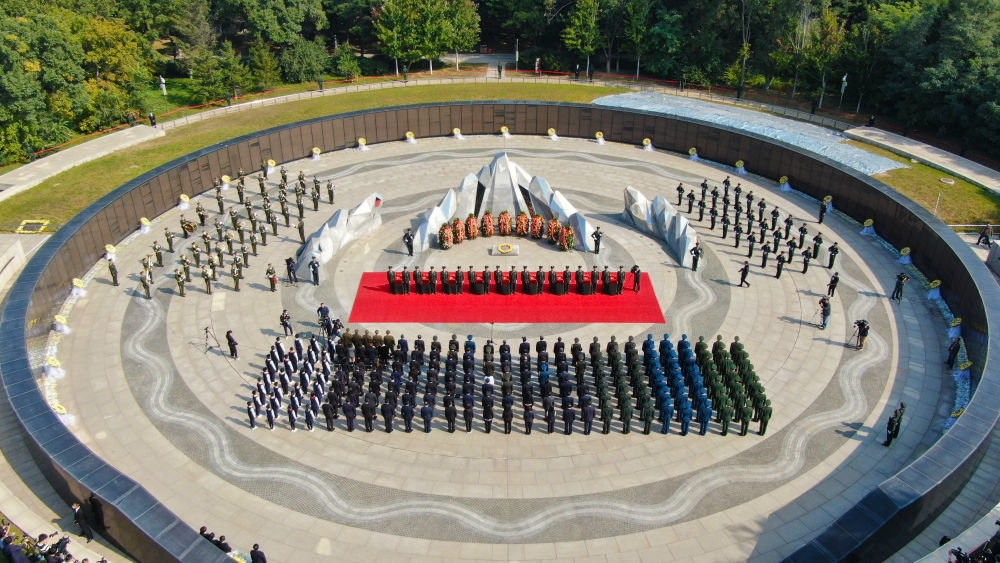 2020年9月28日，第七批在韩中国人民志愿军烈士遗骸安葬仪式在沈阳抗美援朝烈士陵园举行。新华社记者杨青 摄