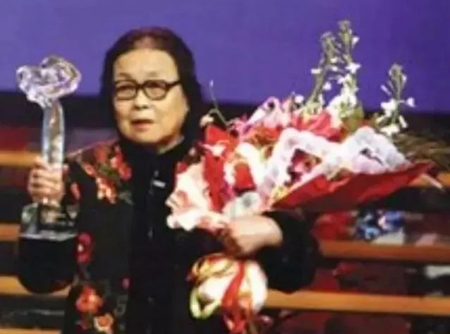 高耀洁在“感动中国”颁奖典礼上