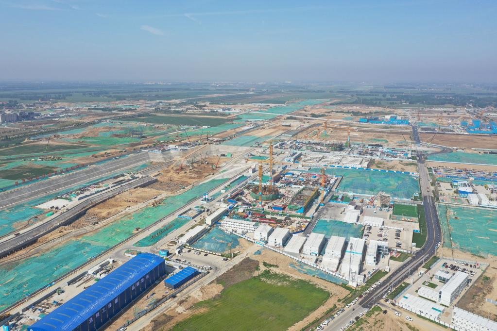 雄安城际站及国贸中心项目建设现场(5月9日摄,无人机照片)。新华社记者 朱旭东 摄