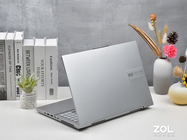 体验华硕无畏Pro16 2023旗舰版:性能释放堪比专业游戏本