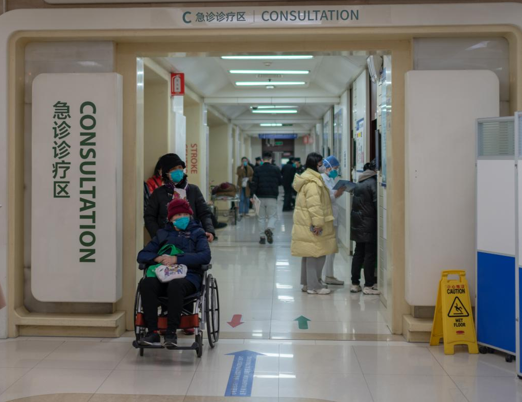 浙大二院急诊诊疗区一直保持着畅通/田栋梁 摄