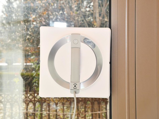 收线麻烦?擦不干净?科沃斯窗宝W2 PRO颠覆你对擦窗机器人的认知