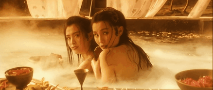 1993年电影《青蛇》 小青（张曼玉 饰）与白素贞（王祖贤 饰）片段