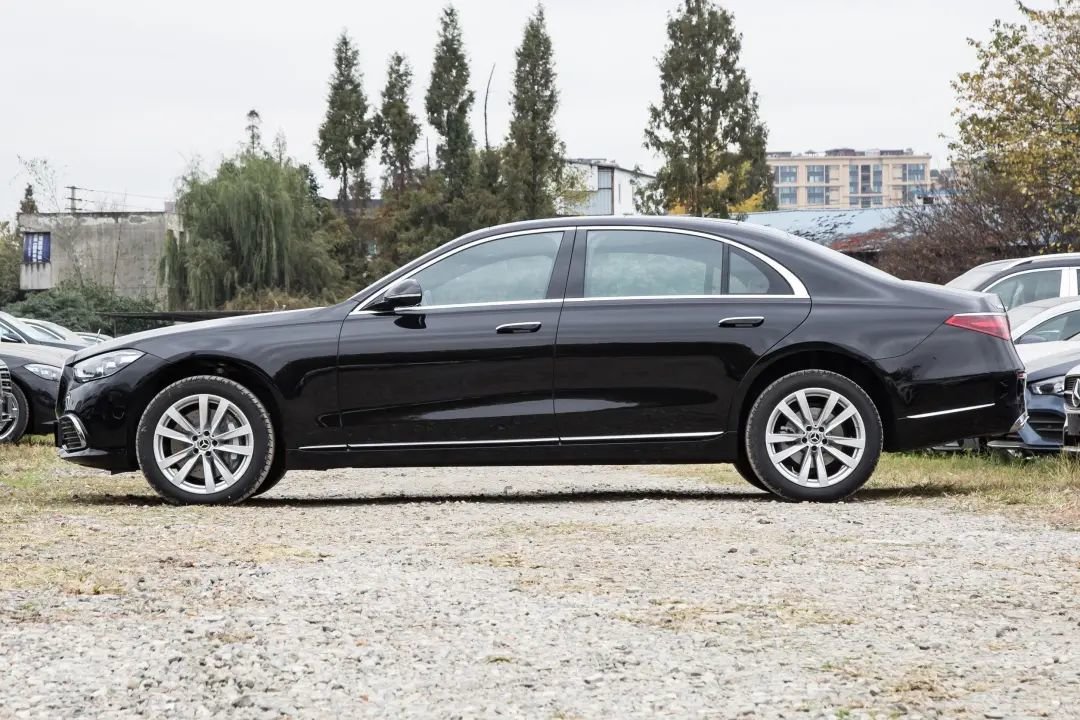 83万,2023改款奔驰s级正式上市,竞争宝马7系