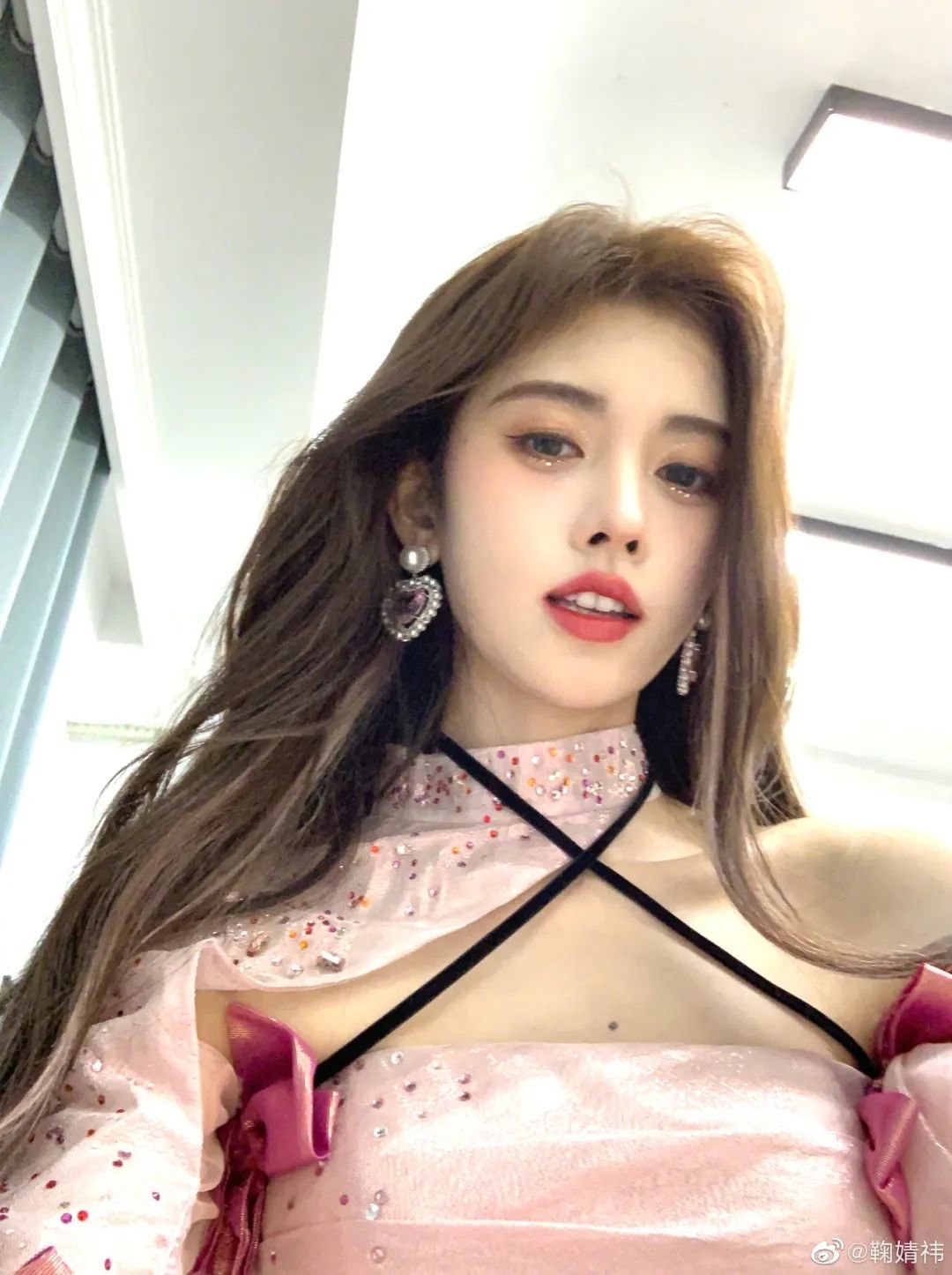 眼突计怎么用美人计｜碎钻不值钱，放眼睛上正合适_https://www.jmylbn.com_新闻资讯_第13张