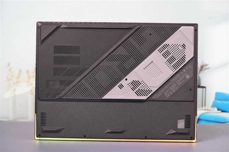 18寸终极发烧游戏本!ROG枪神7 Plus超竞版评测:首发i9-13980HX多核暴涨40%