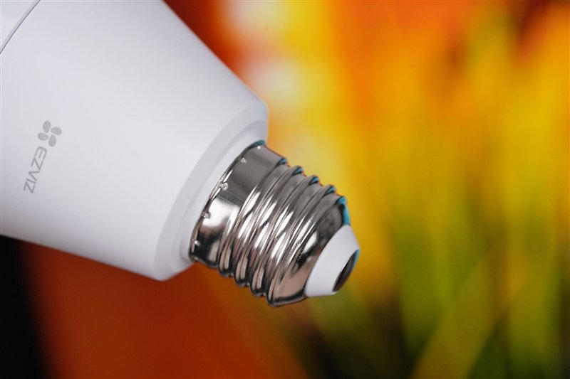 有灯座就能装 看家护院很省心!萤石C8b-4G版智能家居摄像机评测