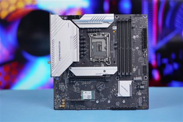 新一代甜品主板!铭瑄终结者B760M D4 WIFI图赏