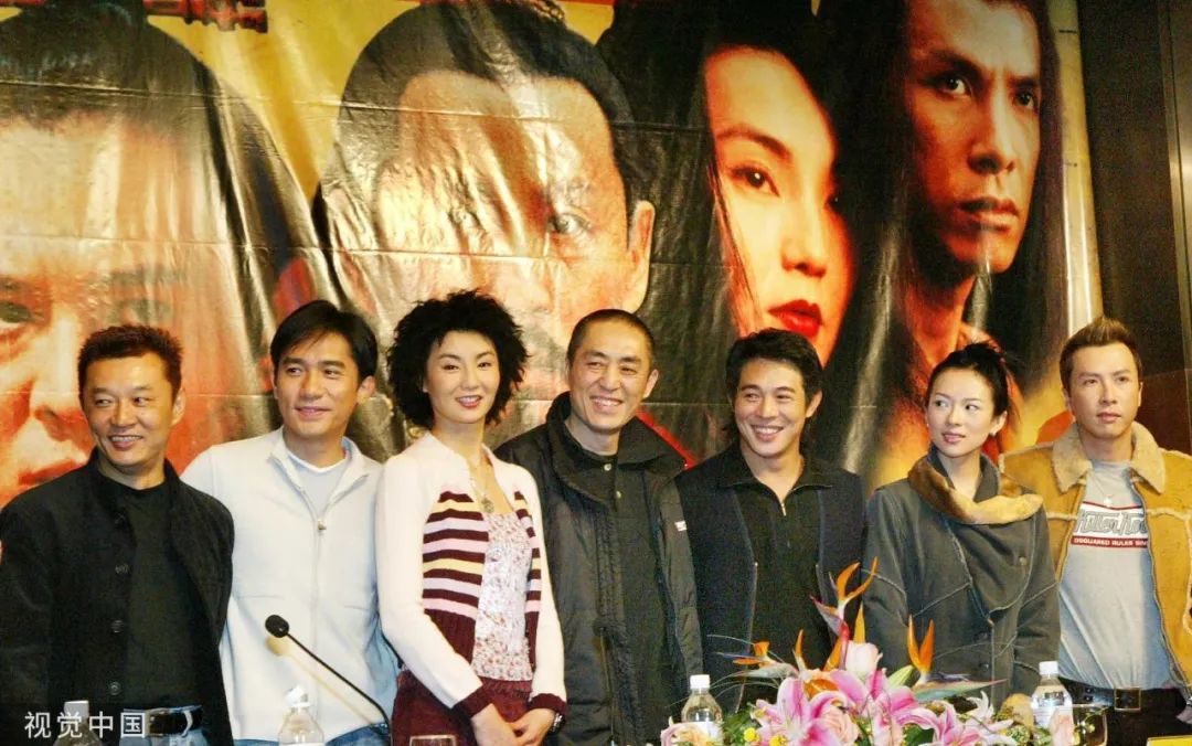 2002年12月16日，电影《英雄》在上海举行发布会 / 视觉中国