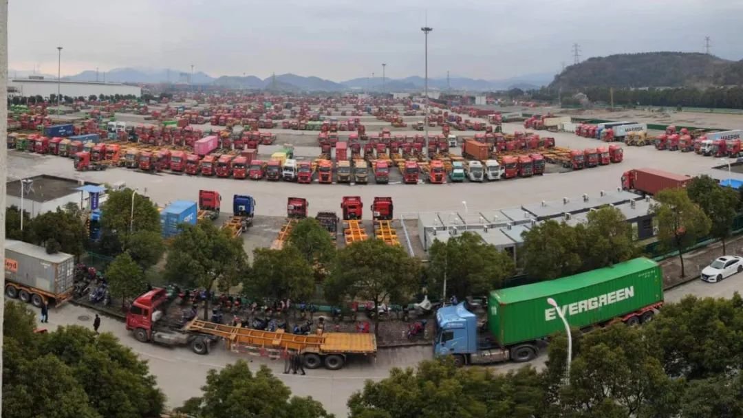 北仑集运基地 图源:小巴拍摄