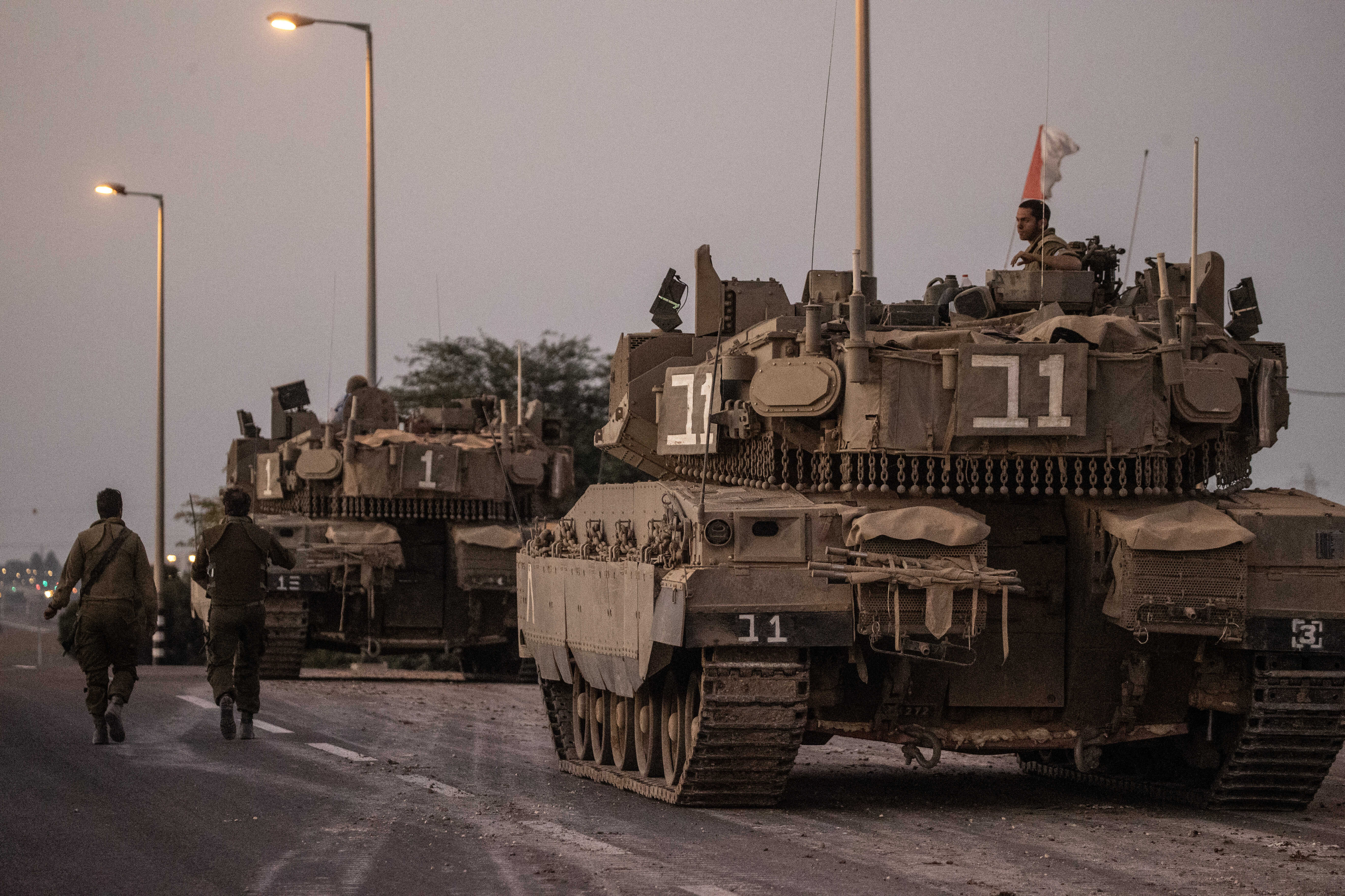 10月12日，以军部队在加沙地带附近集结 图自澎湃影像