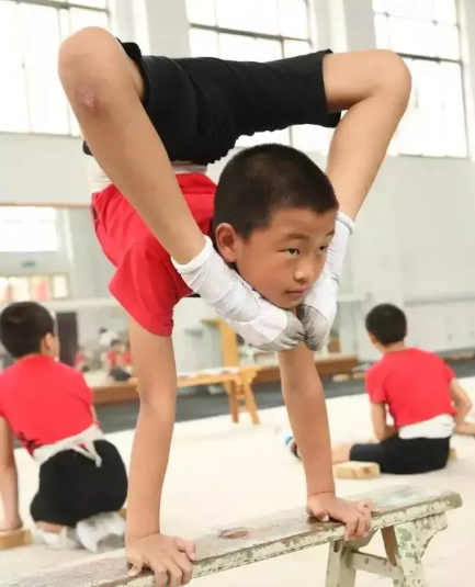 图源:江苏省杂技团