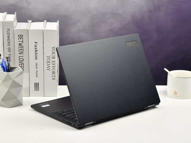 1.1kg超轻Evo认证商务本 宏碁TravelMate航海家P6评测