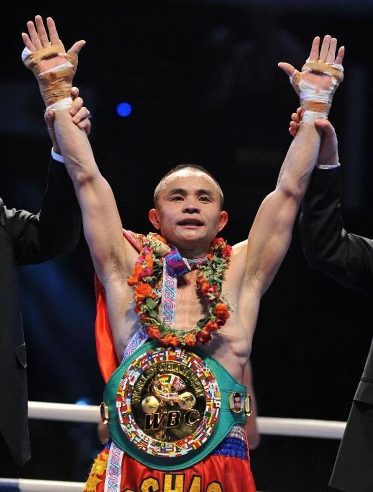 举办,拳迷们逐渐了解到了云南还有着这样一位本土籍金腰带选手赵建刚