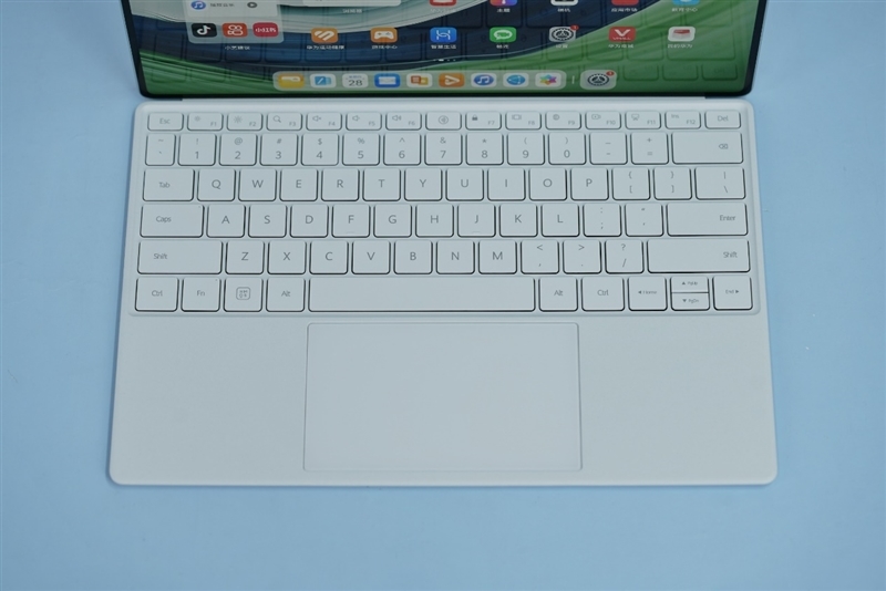 华为史上最大平板MatePad Pro 13.2体验评测:平板生态全新生产力