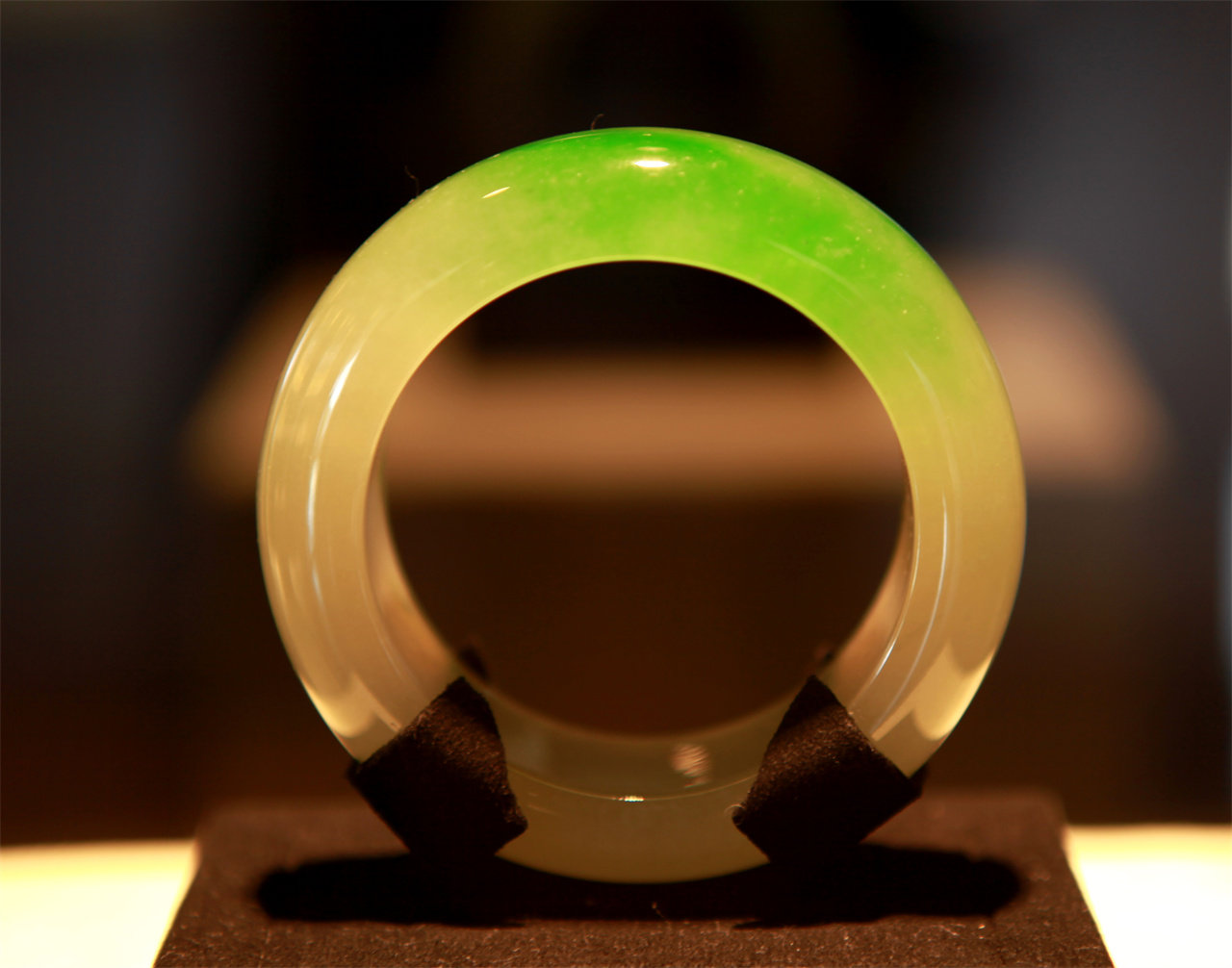 图为腾冲的翡翠成品图。新华社发（刘正凡 摄）