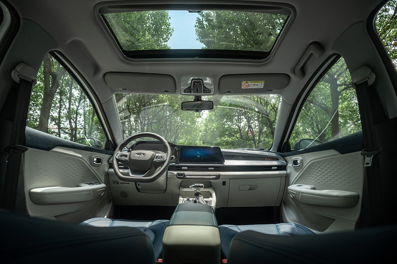 5.99万元起,全新前脸搭载1.5L发动机,奇瑞瑞虎3x正式上市