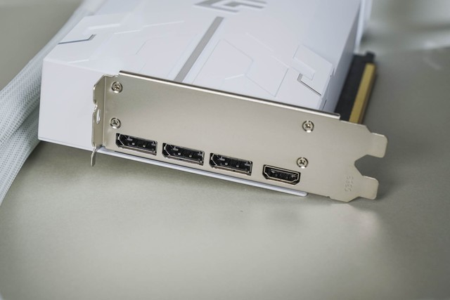 影驰RTX 4090金属大师AIO OC评测 水冷新旗舰