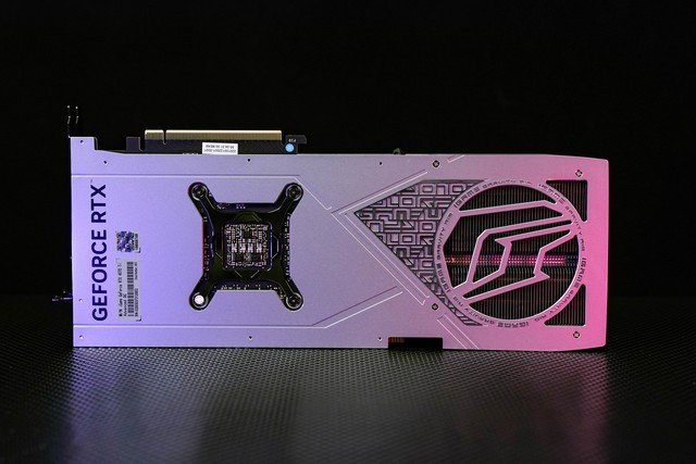 iGame RTX 4070 Ti ADOC首测 价格砍半的3090Ti你买吗?