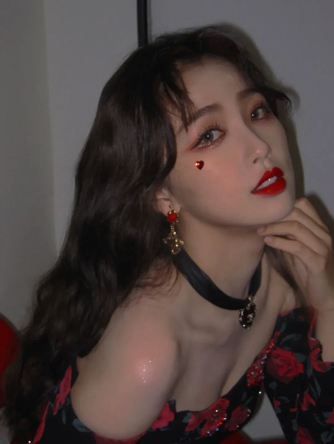 眼突计怎么用美人计｜碎钻不值钱，放眼睛上正合适_https://www.jmylbn.com_新闻资讯_第14张