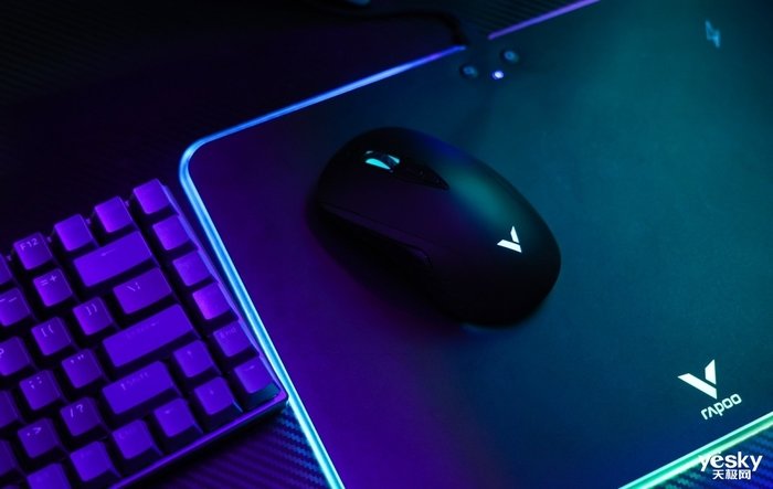 适合大手型 续航没烦恼 雷柏V200W双模无线充电RGB游戏鼠标评测