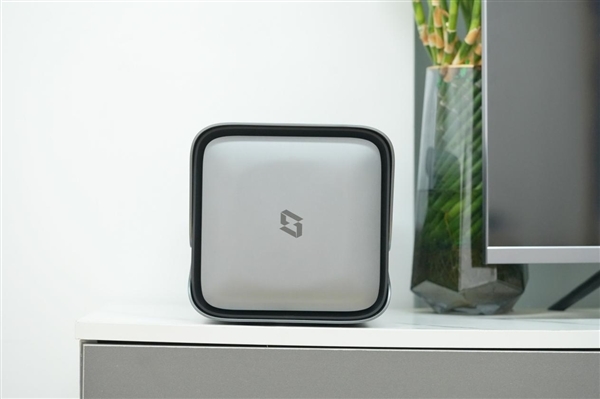 性能提升至2.5倍!新款极空间Z4 Pro图赏