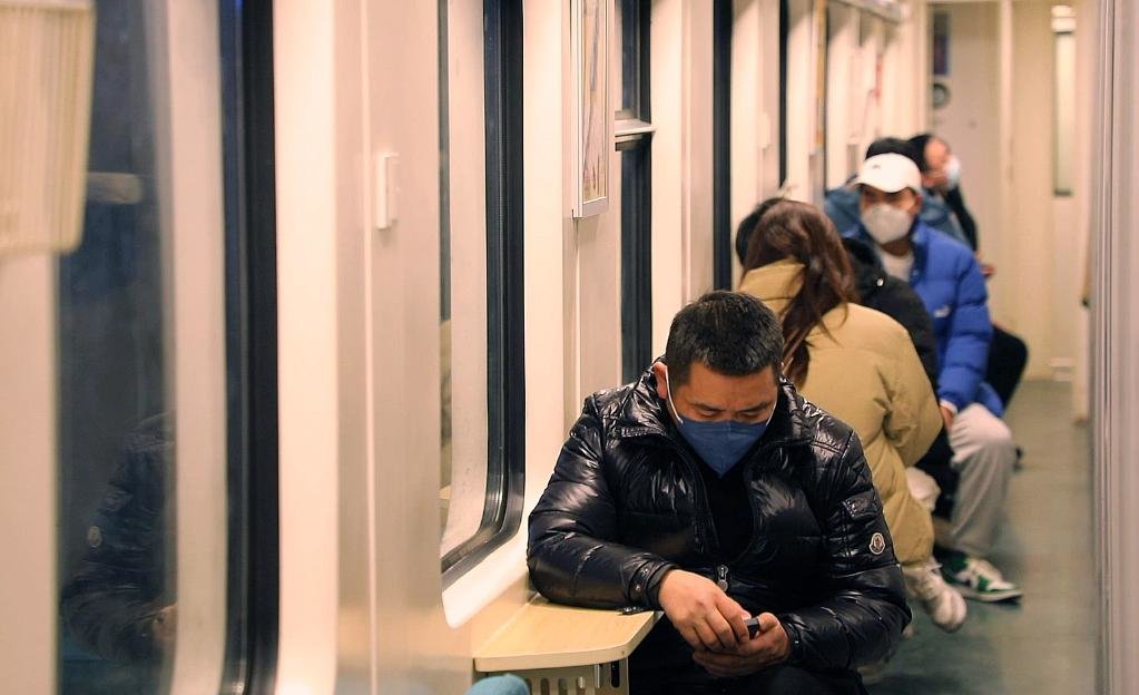 Z9257次列车内坐满乘客。(国铁济南局济南客运段供图)