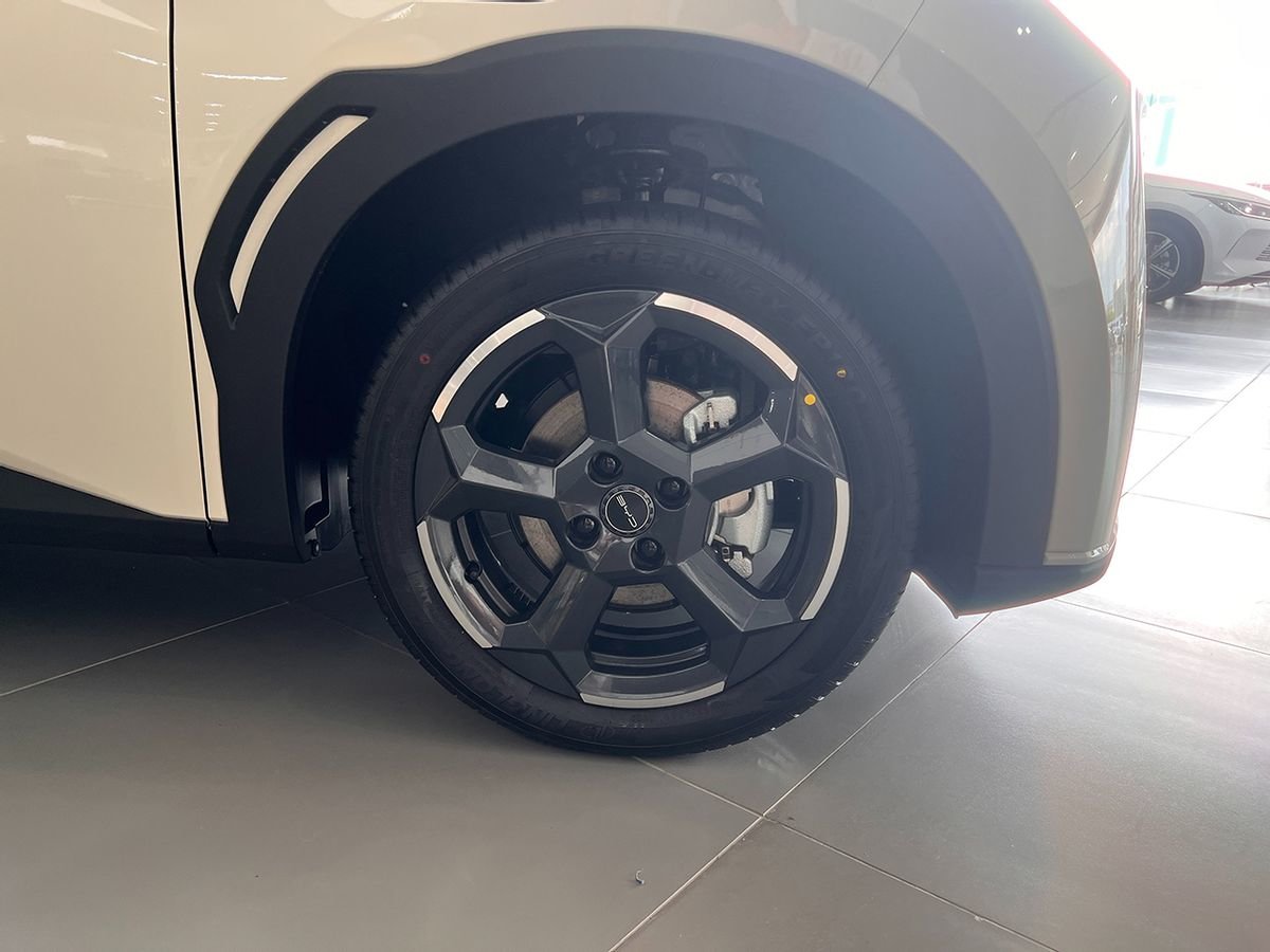 5月卖了8000多辆,它和五菱缤果怎么选?比亚迪海鸥实拍