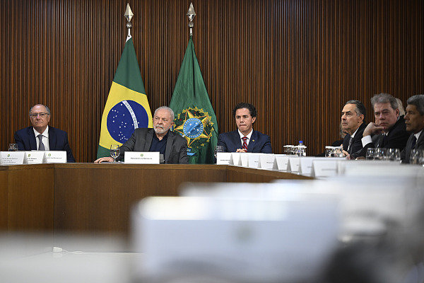 巴西总统卢拉赶回首都 巴西政府重新控制联邦政治核心区。图源：视觉中国