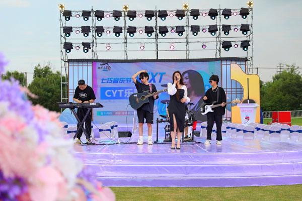 图说：“七巧音乐节”现场 陆志鹏/摄（下同）